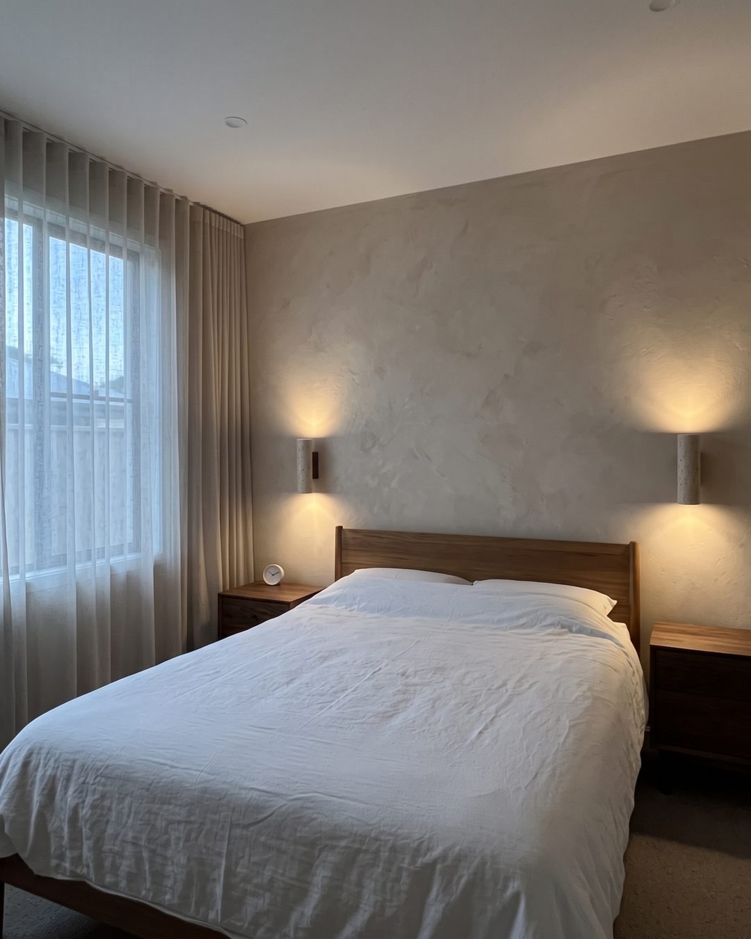 travertine & walnut wall lamp